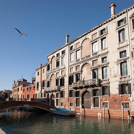 Appartamenti Inside Palazzo Foscarini Veneţia Exterior foto