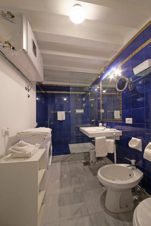 Appartamenti Inside Palazzo Foscarini Veneţia Exterior foto