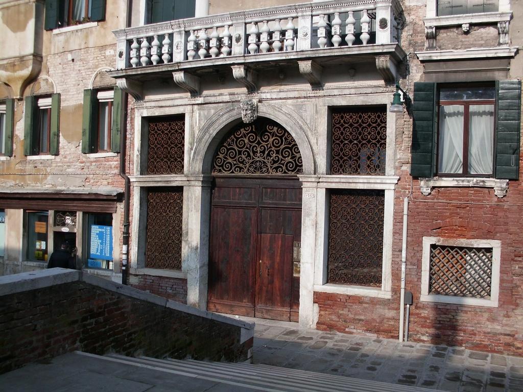 Appartamenti Inside Palazzo Foscarini Veneţia Exterior foto