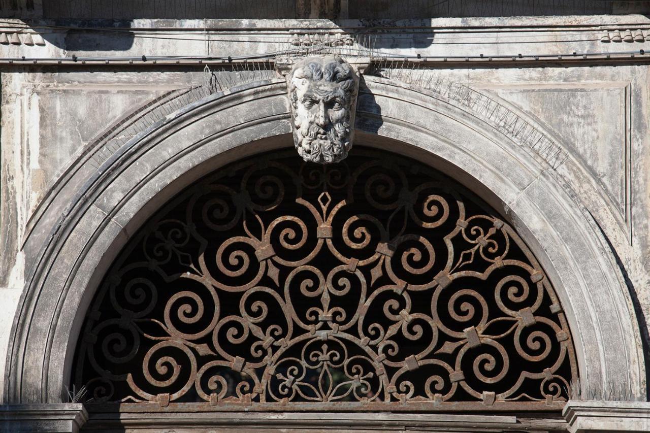 Appartamenti Inside Palazzo Foscarini Veneţia Exterior foto