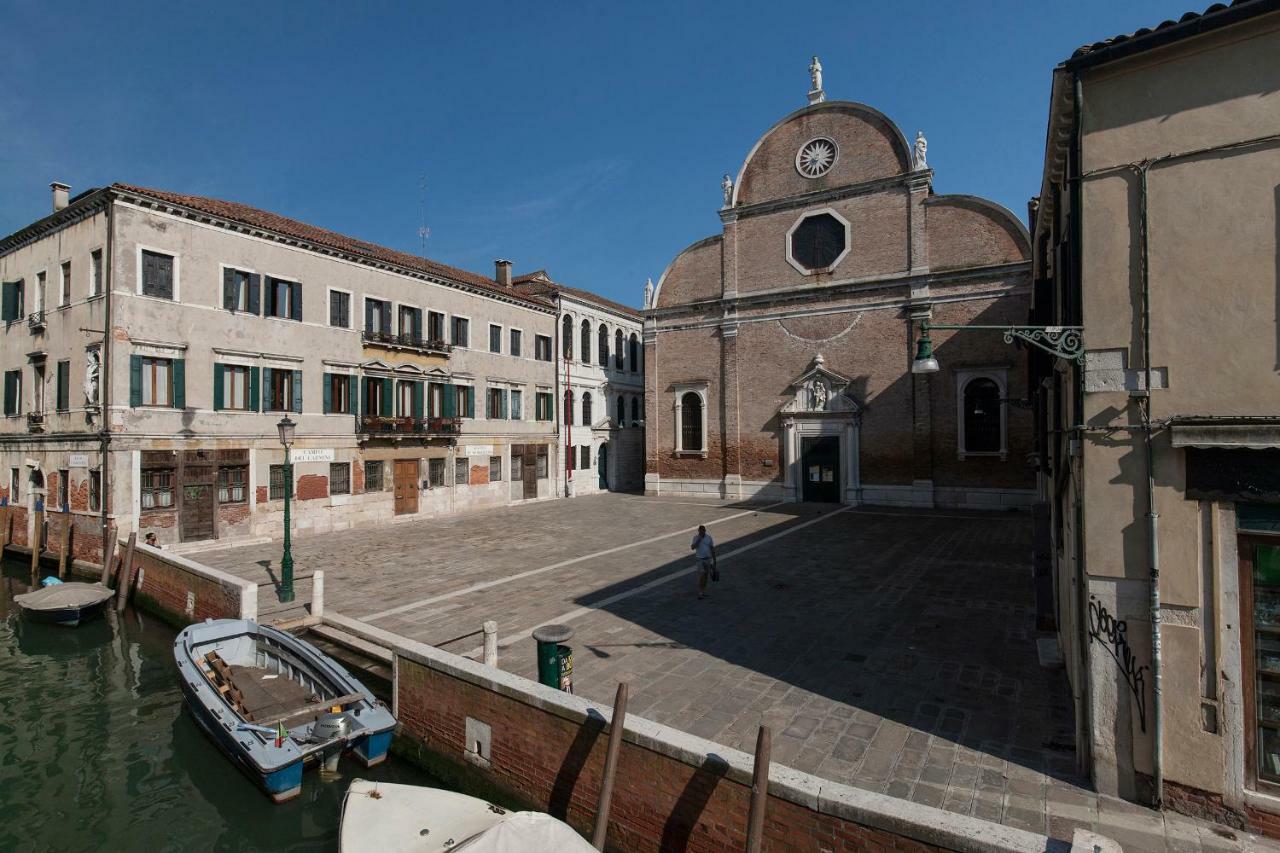 Appartamenti Inside Palazzo Foscarini Veneţia Exterior foto